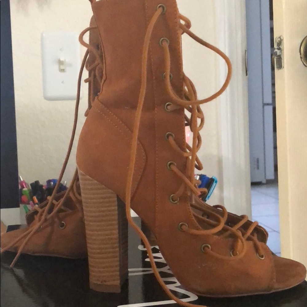 Lulus heels - Picture 2 of 5